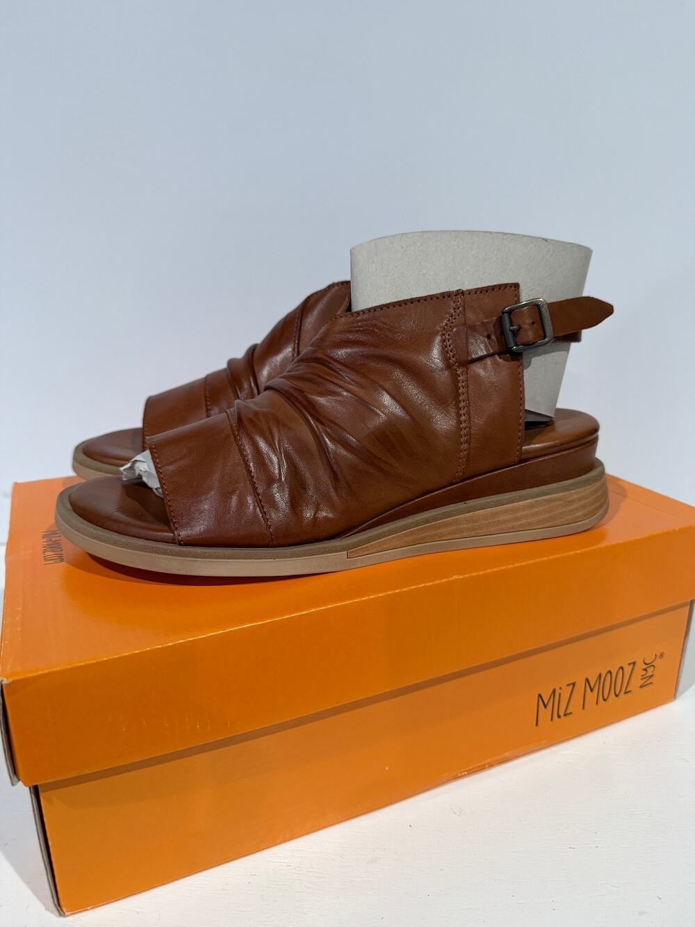 Miz Mooz NY Conor Leather Ruched Sandals Brown Brandy Women Size 38/7.5-8 NEW